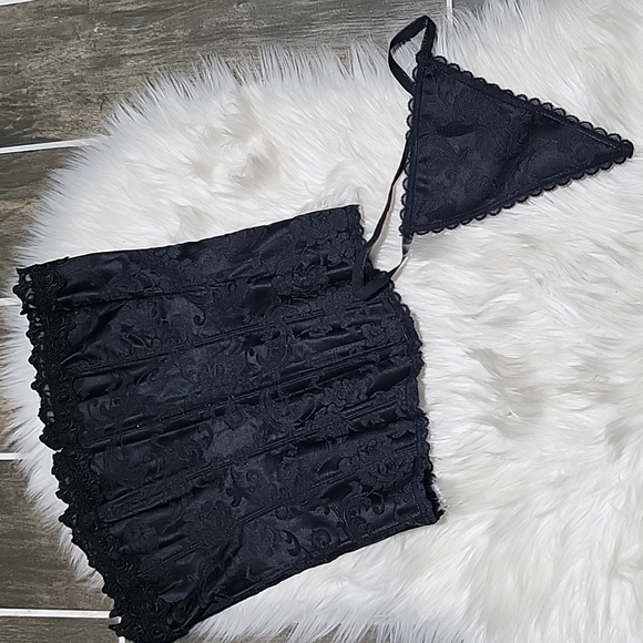 Fredericks of Hollywood Set - Picture 2 of 8